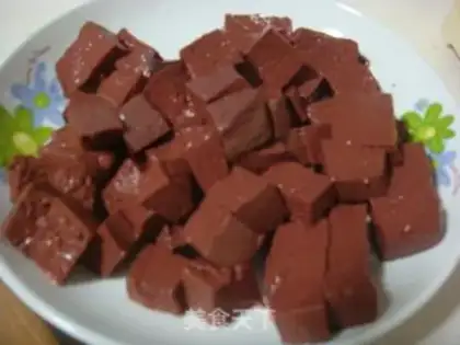 Make Spicy duck blood step 1