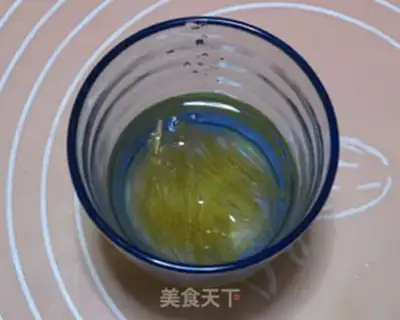 Make Yogurt mousse step 1
