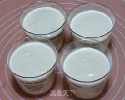 Make Yogurt mousse step 8