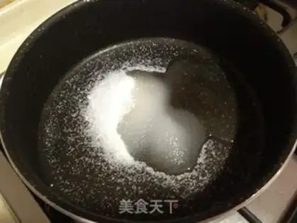 Make Caramel banana cheesecake step 1