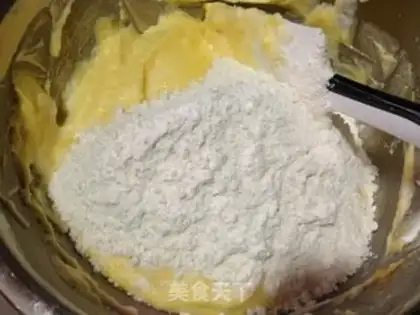 Make Caramel banana cheesecake step 9