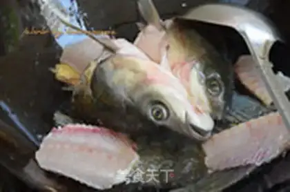 Make radish fish head soup step 2