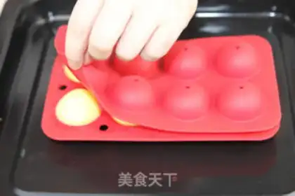 Make Lollipop cake step 5