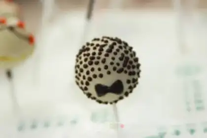Make Lollipop cake step 10