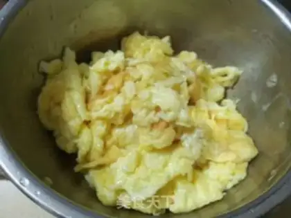 Make Chili fried eggs step 6