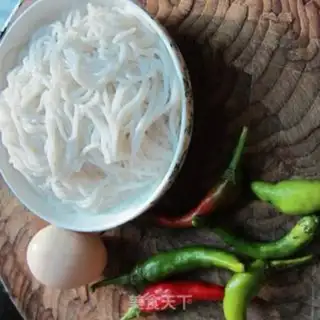 Make Pepper egg fried powder step 0