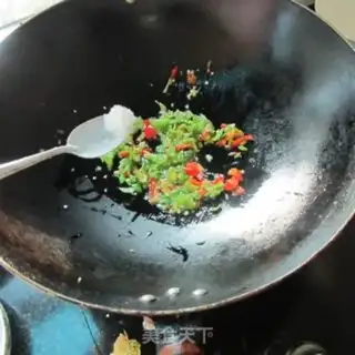 Make Pepper egg fried powder step 2