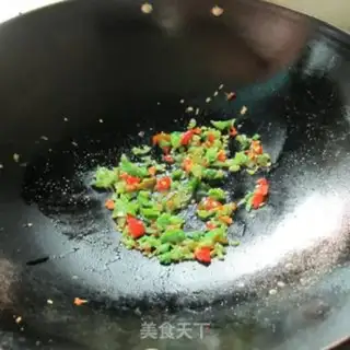 Make Pepper egg fried powder step 3