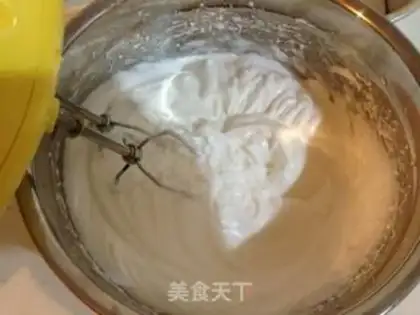 Make Fruit decorated cake step 5