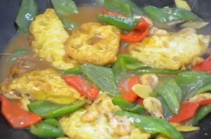 Make Shrimp is full of eggs step 6