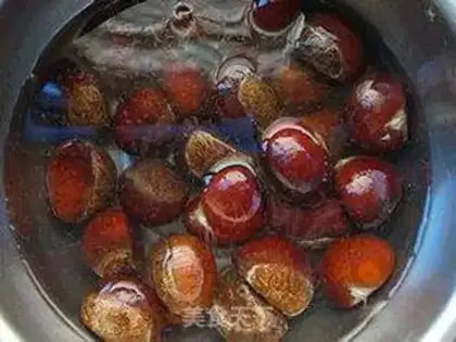 Make Cracker candy and chestnuts step 0
