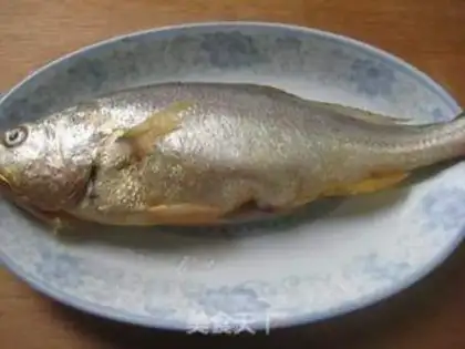 Make The yellow fish cook radish step 0