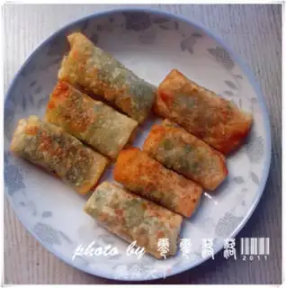 Make Three Spring Rolls step 4