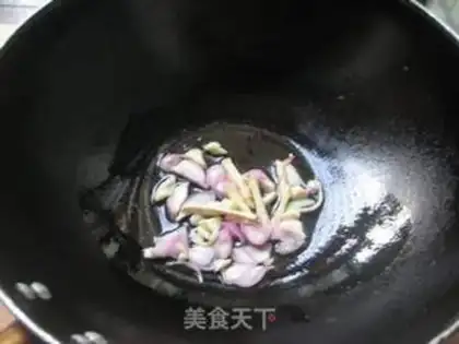 Make The yellow fish cook radish step 3