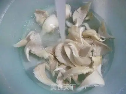Make Scrambled mushrooms step 1