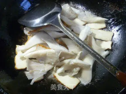 Make Scrambled mushrooms step 4