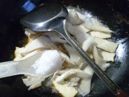 Make Scrambled mushrooms step 6