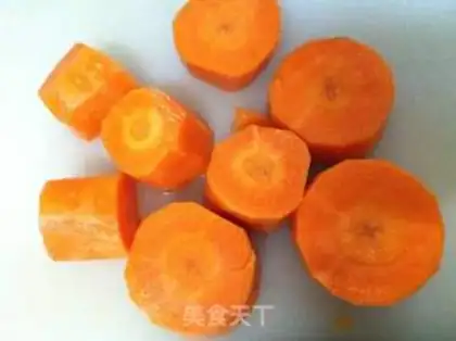 Make Cracker carrot bone soup step 1
