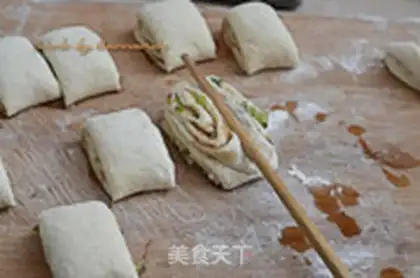 Make Cinnamon rolls step 7