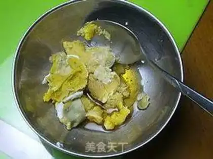 Make Gold egg fried rice step 1