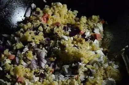 Make Gold egg fried rice step 11