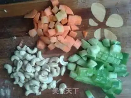 Make Tomato cashew chicken step 1