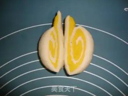 Make Pumpkin butterflies step 10