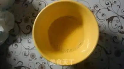 Make Oatmeal milk and eggs step 1