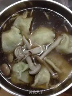 Make Spinach pork and pork soup step 15