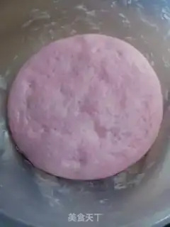 Make Rose buns step 1