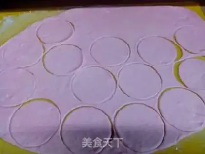 Make Rose buns step 2