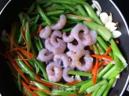 Make Celery and shrimp step 7