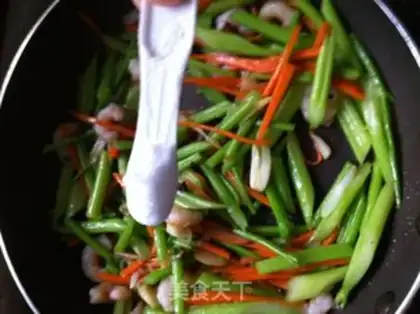 Make Celery and shrimp step 8
