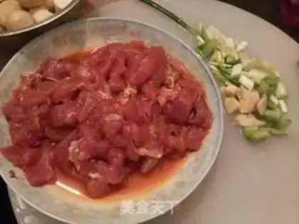 Make The meat sauce bursting fishballs step 1