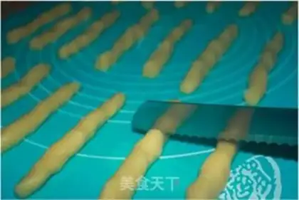 Make Witch finger crackers step 9