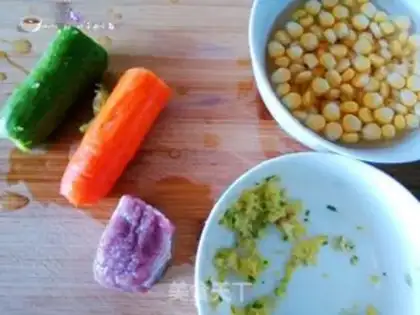 Make A flower for fried rice step 0