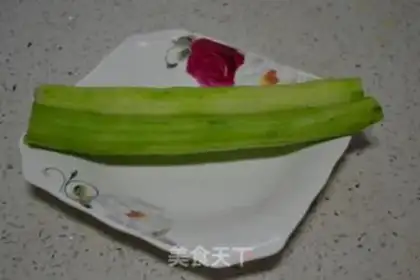 Make Garlic cucumber step 1