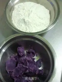 Make Double-coloured buns step 0