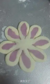 Make Double-coloured buns step 8