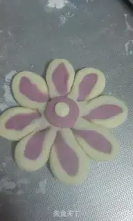 Make Double-coloured buns step 9