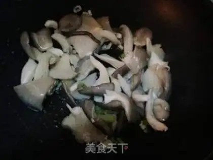 Make Mushroom egg soup step 4