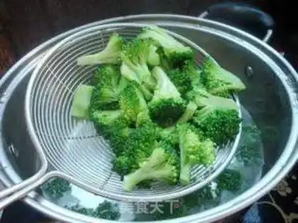 Make Cracker eggs step 1