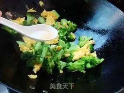 Make Cracker eggs step 5