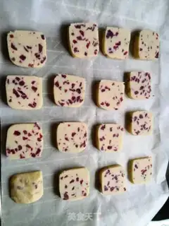 Make Cranberry cookies step 4