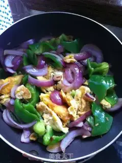 Make Pepper onion fried eggs step 6