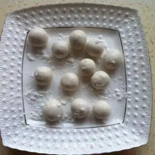Make Pyramid coconut juice step 1