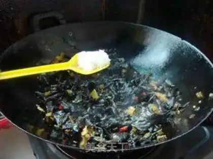 Make Sour pickles, black horn step 6