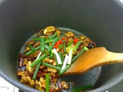 Make Hot walnuts step 6