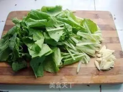 Make The cabbage is fried step 1