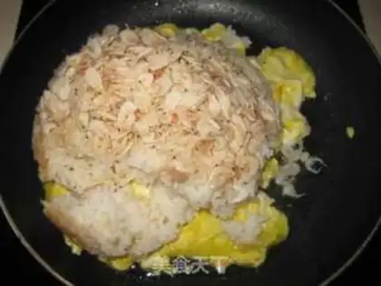 Make Shrimp egg fried rice step 5